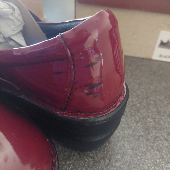 BOC SIZE 10 MED CLOGS - Picture 6 of 10